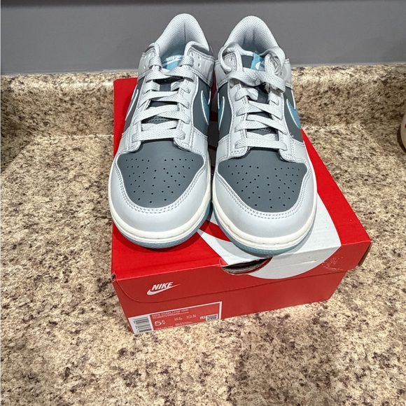 Nike Dunk Low Sneakers,‎ NEW, Size 5.5Y - Picture 9 of 12